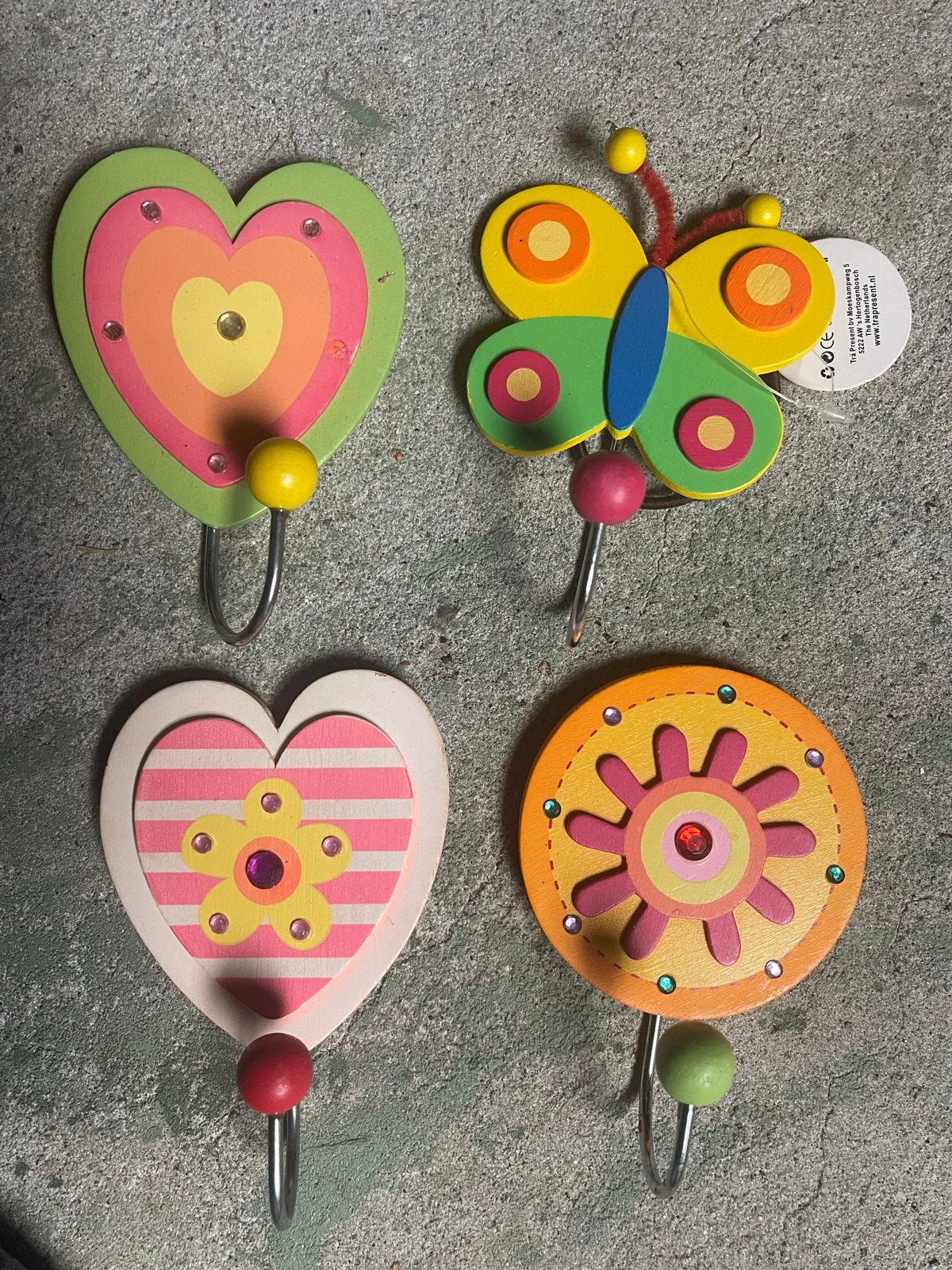 Leuke Kinderkapstokjes - Hartjes en Vlinder, Wandhaken, Nieuw, Ophalen of Verzenden, Minder dan 100 cm