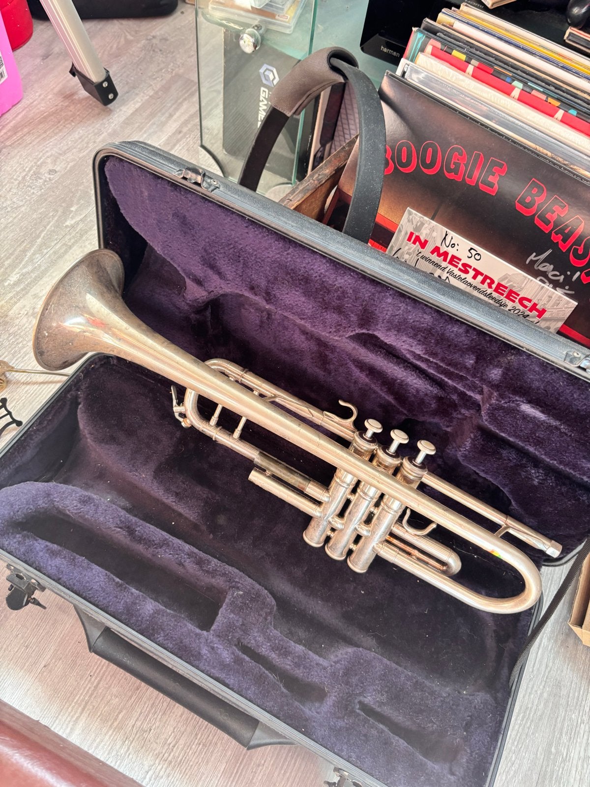 Trompet met koffer, Ophalen of Verzenden, Gebruikt, Bes-trompet, Met koffer