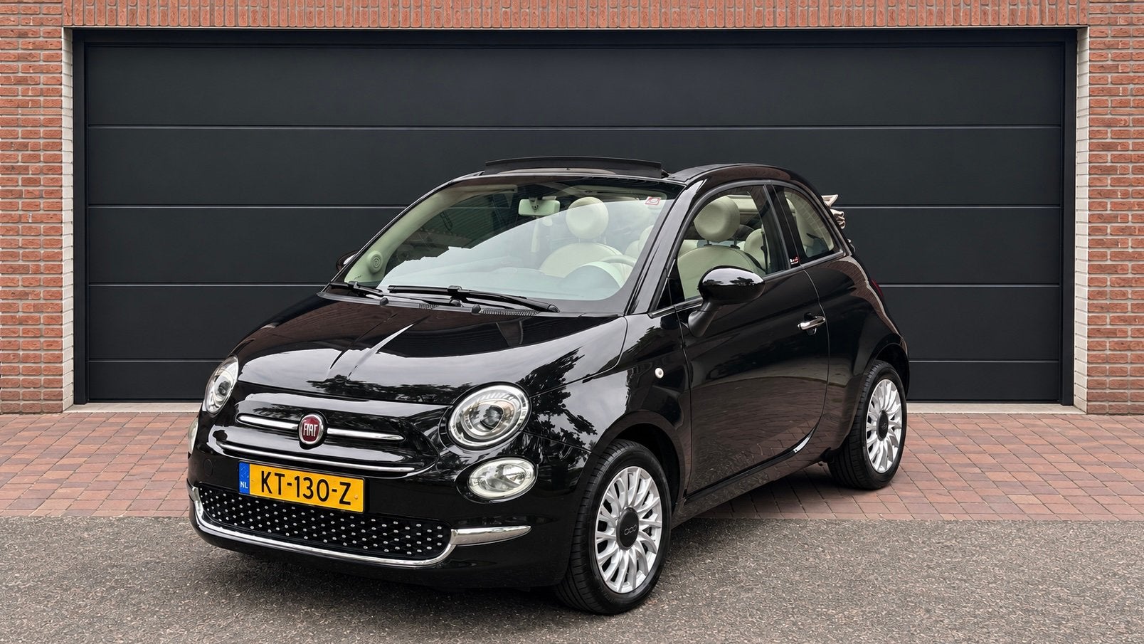 Fiat 500C Facelift 0.9 Turbo | Bluetooth | NAP | Navi | LED, 31 €/maand, Cabriolet, Zwart, Origineel Nederlands