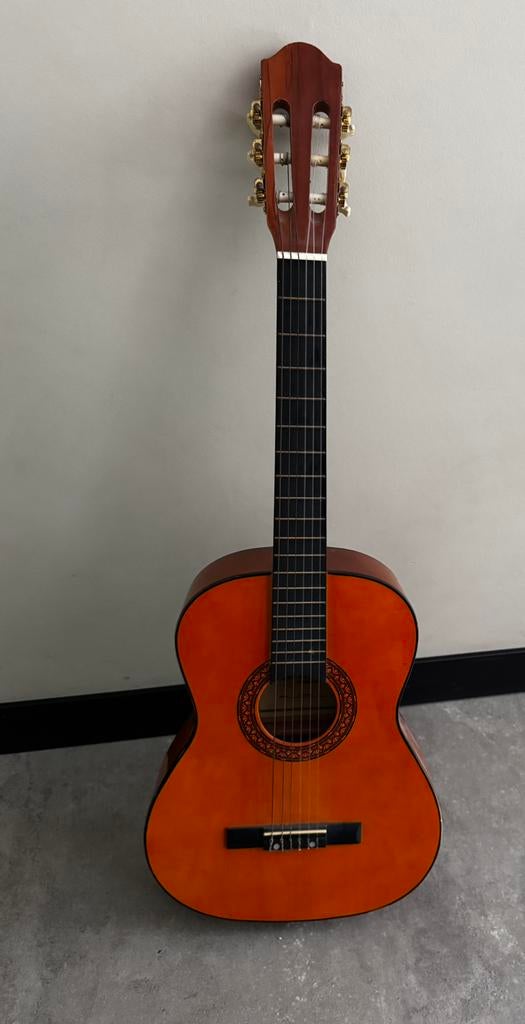 Te koop beginners gitaar., Muziek en Instrumenten, Snaarinstrumenten | Gitaren | Akoestisch, Ophalen, Zo goed als nieuw