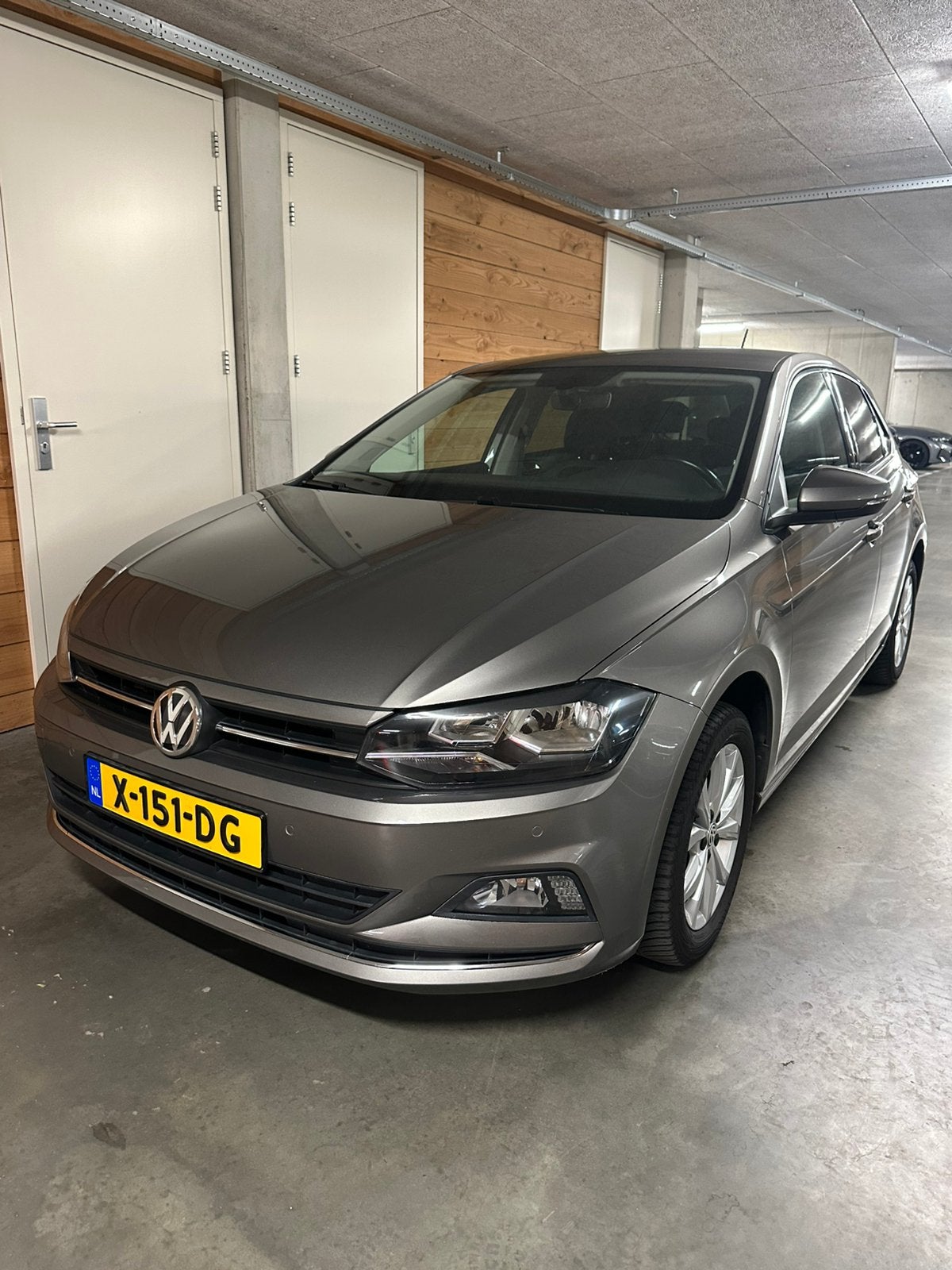 Volkswagen Polo 1.0 TSI 115pk 7-DSG 2020 Grijs, Auto's, Stof, Navigatiesysteem, 1095 kg, 49 €/maand