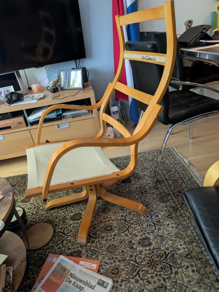 Ikea Poäng schommelstoel (oud model) - geen kussen, Huis en Inrichting, Stoelen, Ophalen, Gebruikt, Overige kleuren, Modern, Scandinavisch