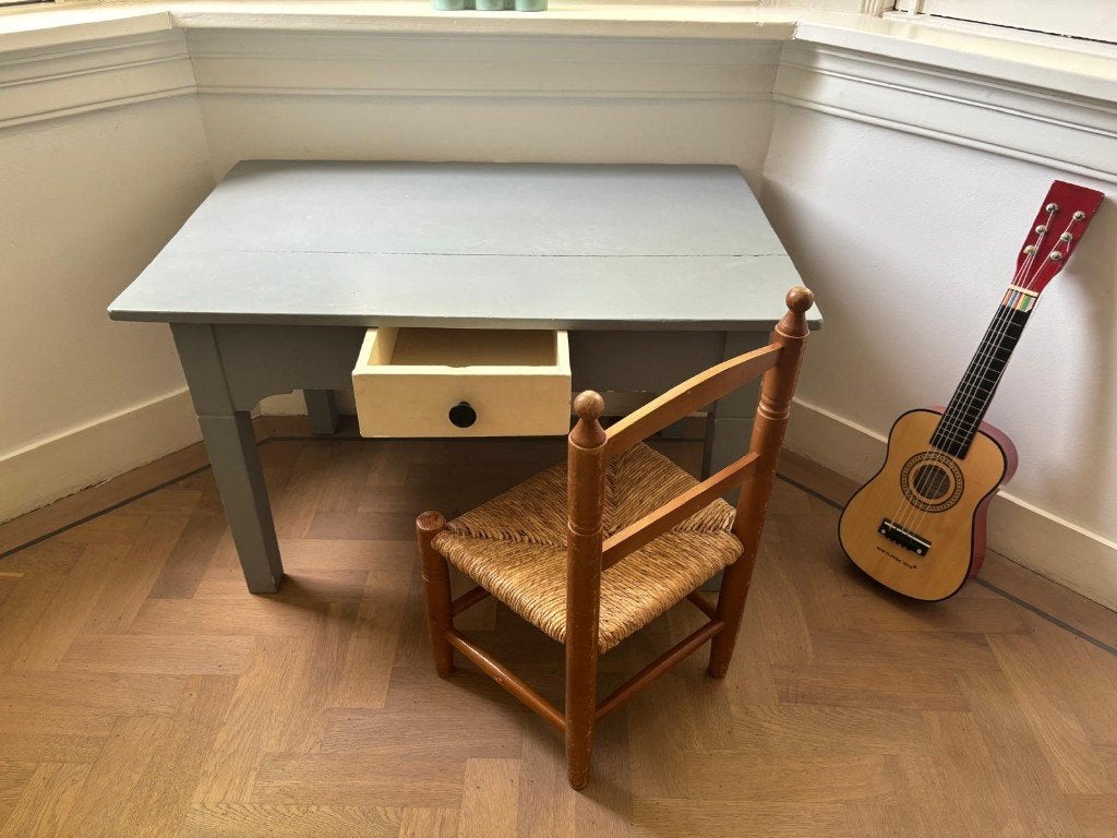 Speeltafel met stoel, Kinderen en Baby's, Kinderkamer | Tafels en Stoelen, Ophalen, Gebruikt, Tafel(s) en Stoel(en)