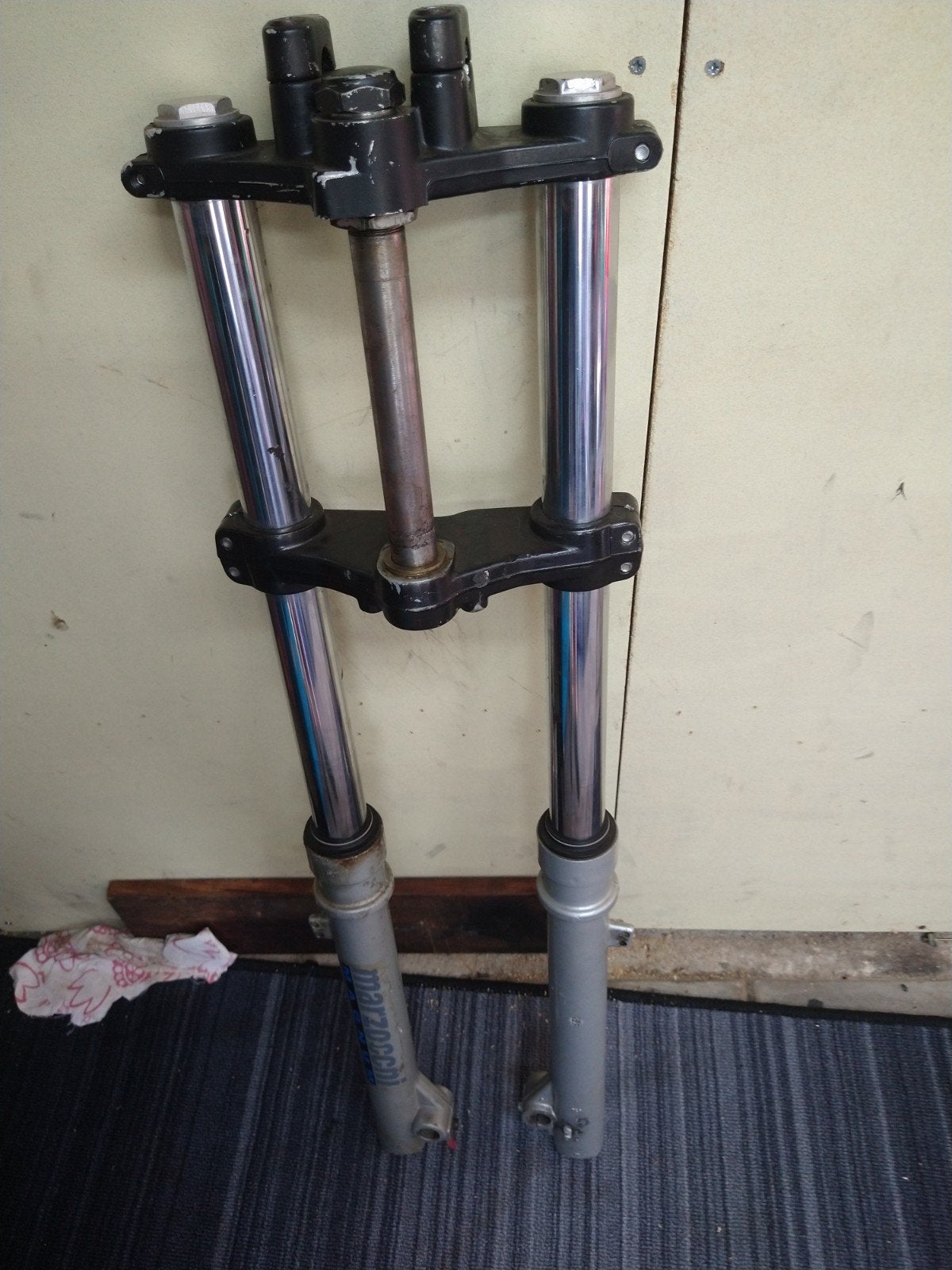 Derbi voorvork incl klauw, Ophalen, Frame