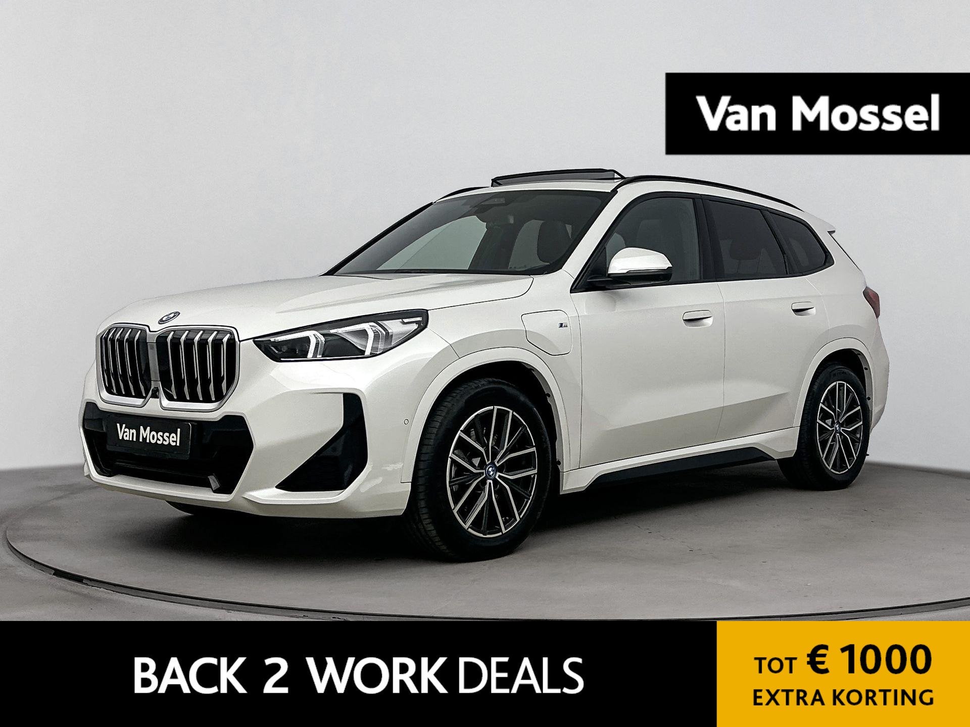 BMW X1 xDrive25e | M-pakket | PANO | Head-up display | 360 C