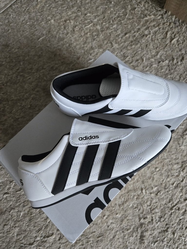 Adidas dames sneakers wit zwart maat 37 - NIEUW, Wit, Nieuw, Sneakers of Gympen, Verzenden