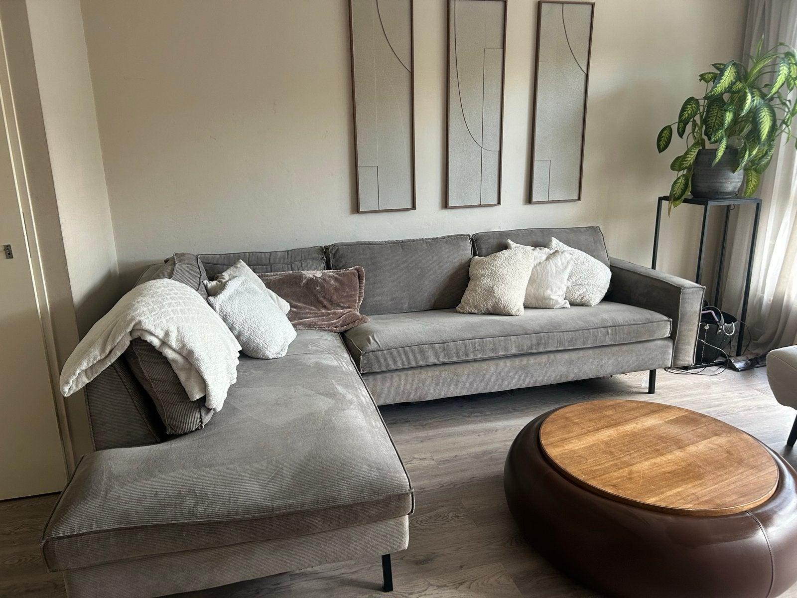 Grijze WOOOD ribcord hoekbank - comfortabel en stijlvol, Huis en Inrichting, Ophalen, 250 tot 300 cm, Gebruikt, 125 tot 150 cm