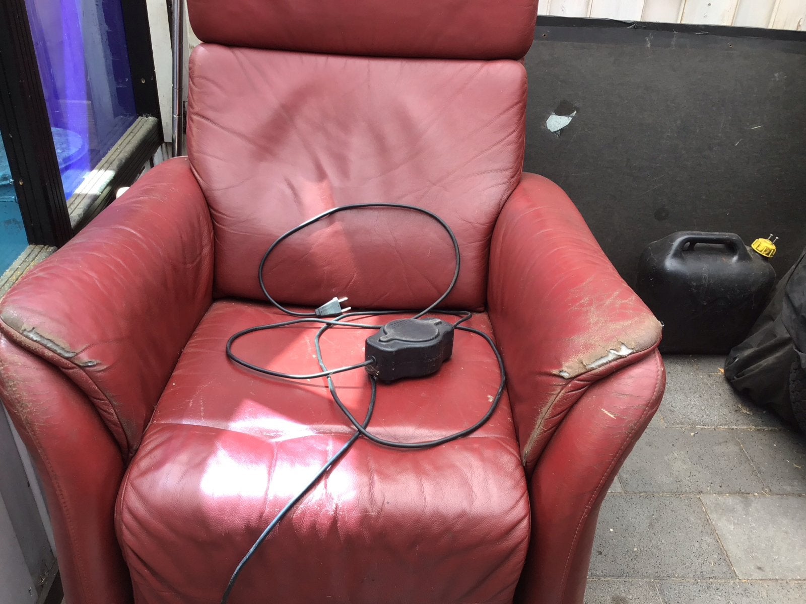 Rode leren fauteuil - sta op stoel., Ophalen, Gebruikt, Leer, 75 tot 100 cm
