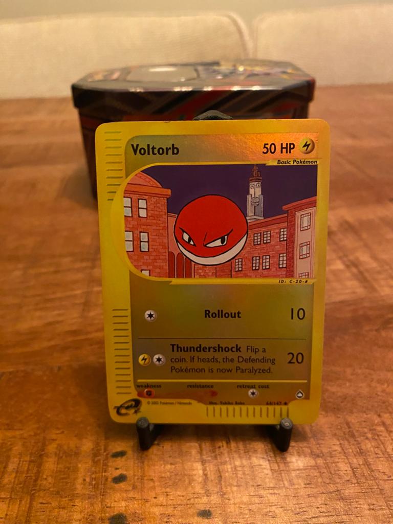 Voltorb 64/147 reverse holo Aquapolis, Hobby en Vrije tijd, Verzamelkaartspellen | Pokémon, Ophalen, Zo goed als nieuw