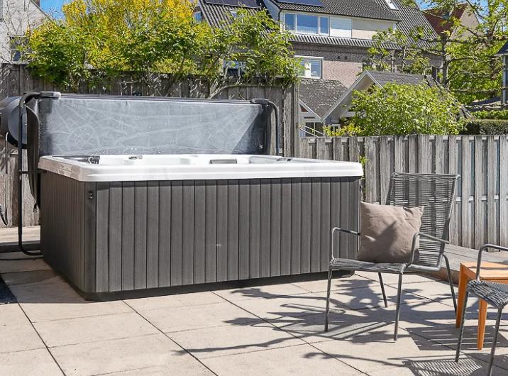 Silverspa 6 - jacuzzi luxe, Ophalen, Gebruikt, Vast