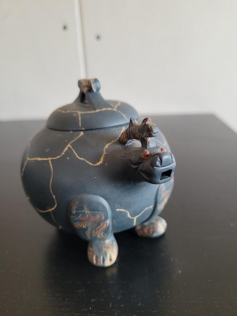 Unieke Yixing theepot met drakenmotief en Kintsugi-stijl, Antiek en Kunst, Antiek | Keramiek en Aardewerk, Ophalen of Verzenden