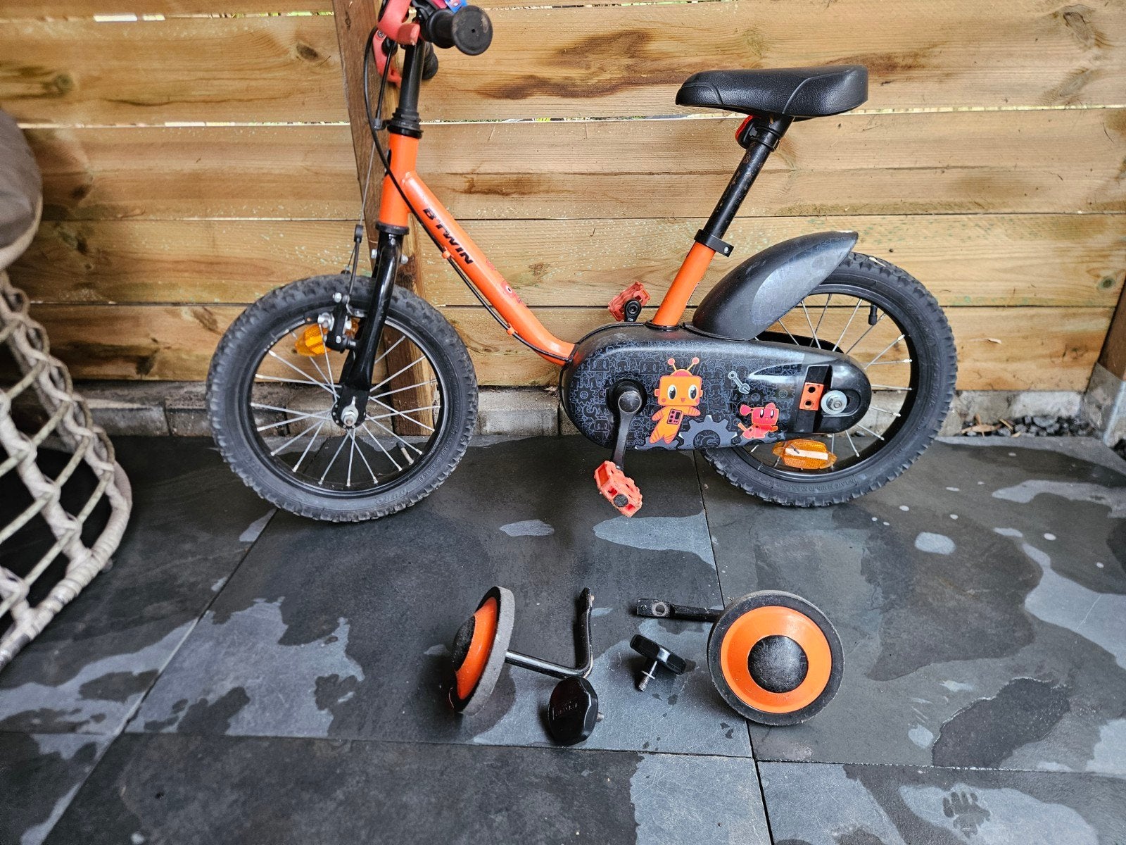 B'Twin kinderfiets 14 inch met zijwieltjes, Ophalen, Zijwieltjes, Velgrem, B'Twin