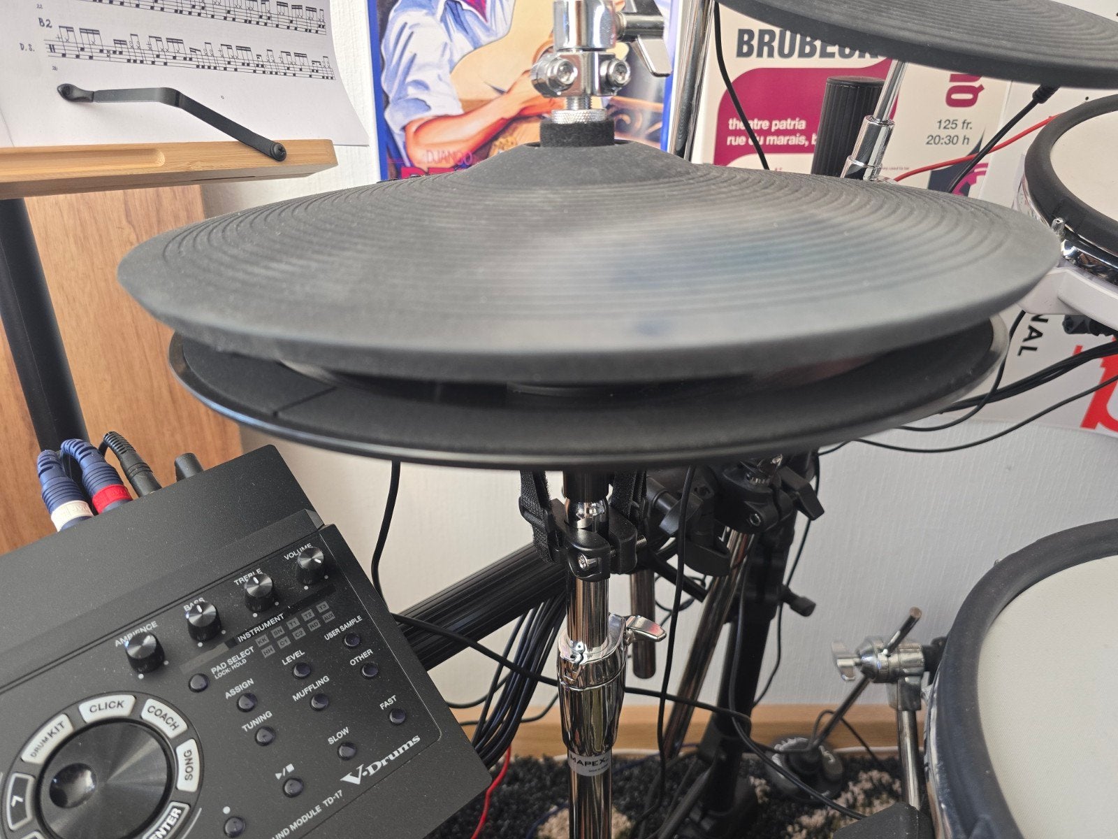 Foto 8 van Roland TD17 uitgebreid drumstel