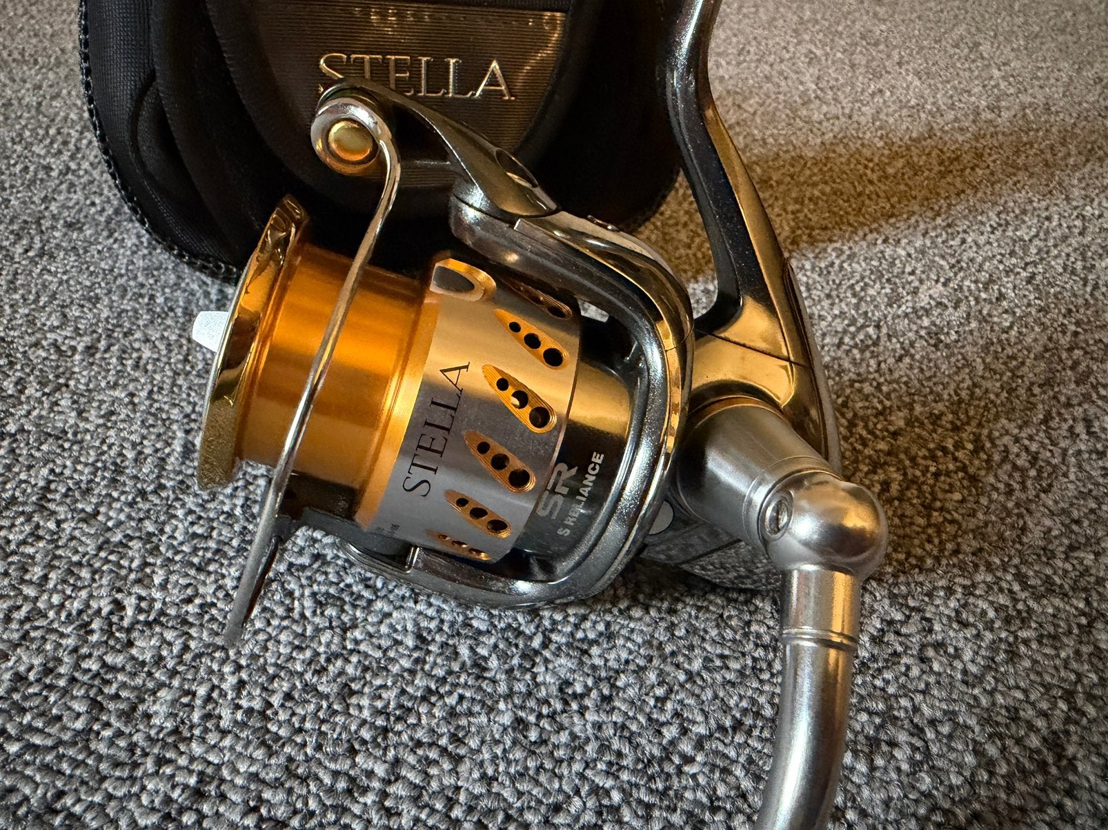 Shimano Stella 2500FD NIEUWSTAAT!, Ophalen of Verzenden, Nieuw, Molen