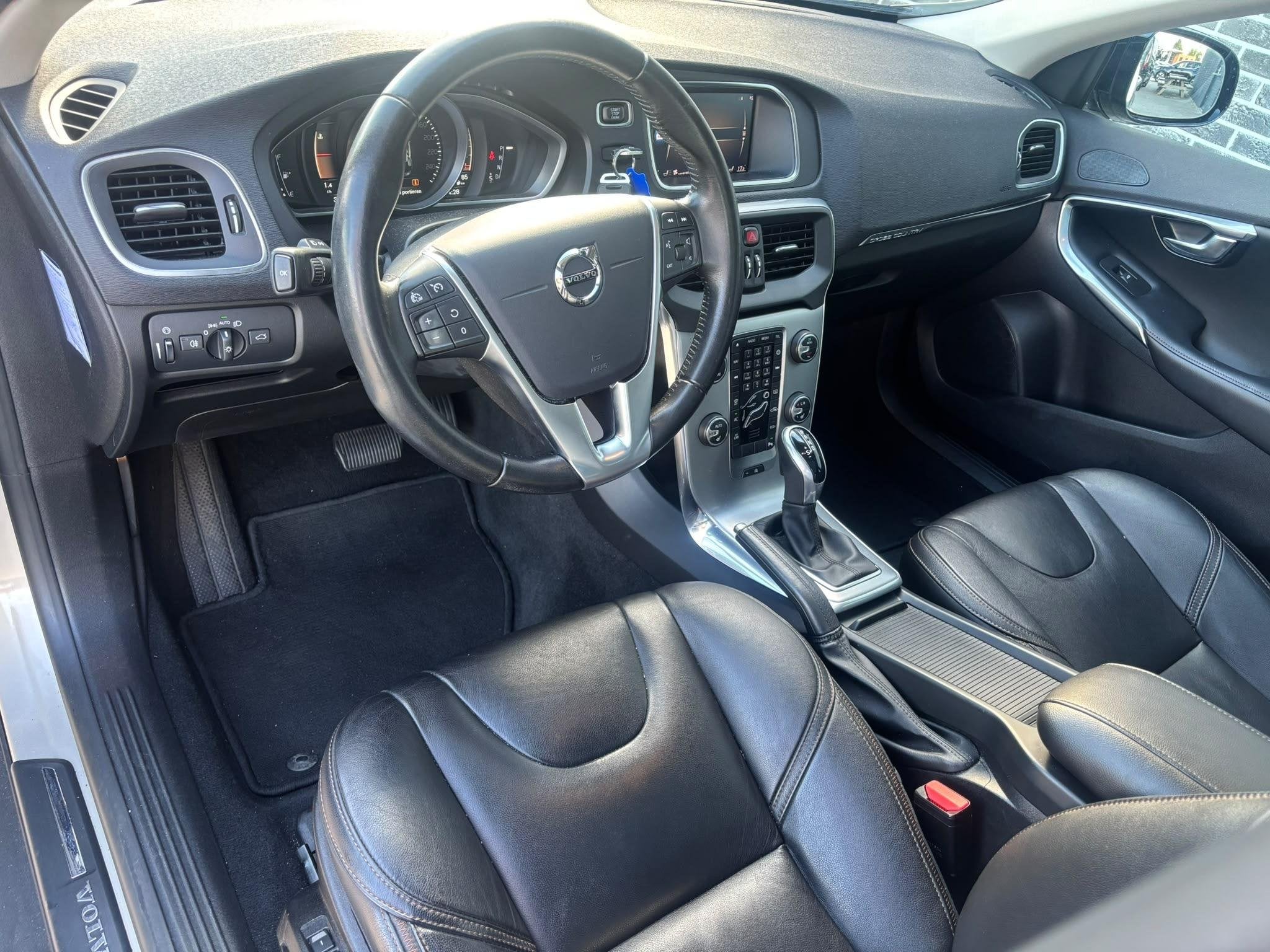 Volvo V40 Cross Country 1.5 T3 Nordic+ | Panoramadak | Achte, Euro 6, 152 pk, V40, 1500 kg