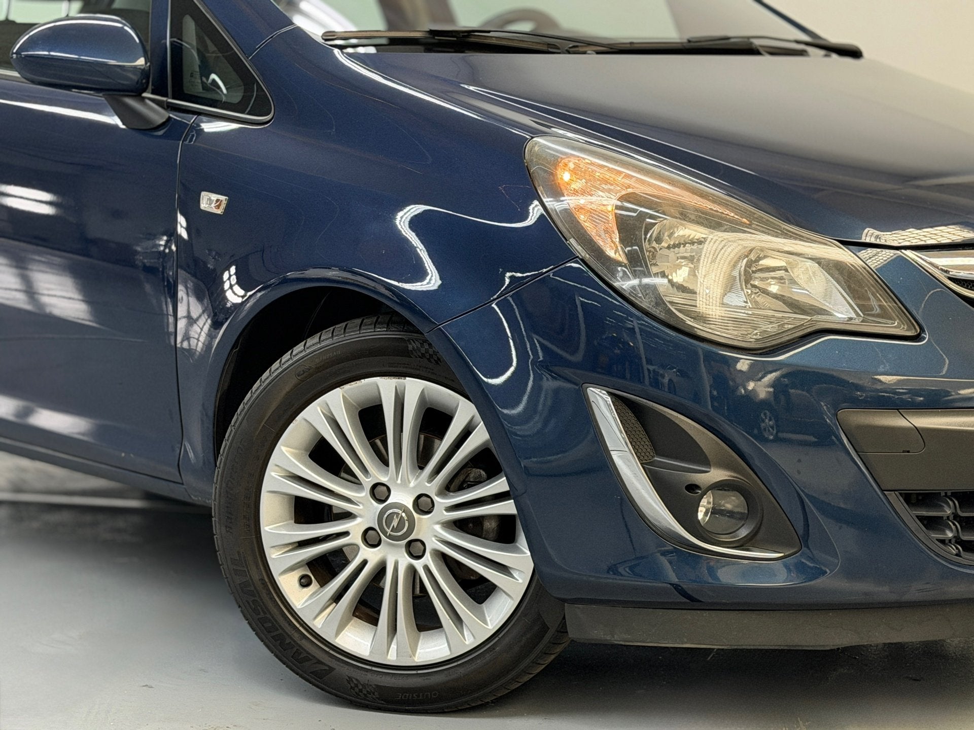 Foto 19 van Opel Corsa 1.4-16V Cosmo Navi Cruise NL Auto