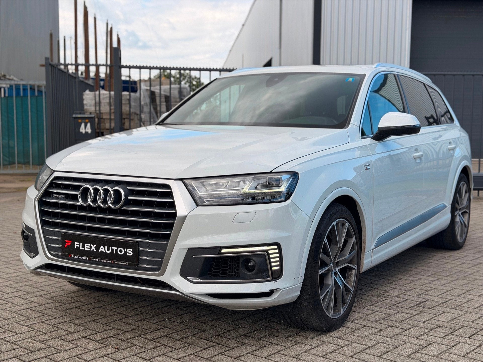 Audi Q7 3.0 TDI e-tron quattro Sport 3x S-Line Pano Navi Cli, Automaat, Gebruikt, Euro 6, 259 pk