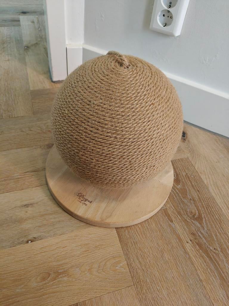 Designed by Lotte krab bol, Dieren en Toebehoren, Krabmeubelen, Ophalen, Krabpaal