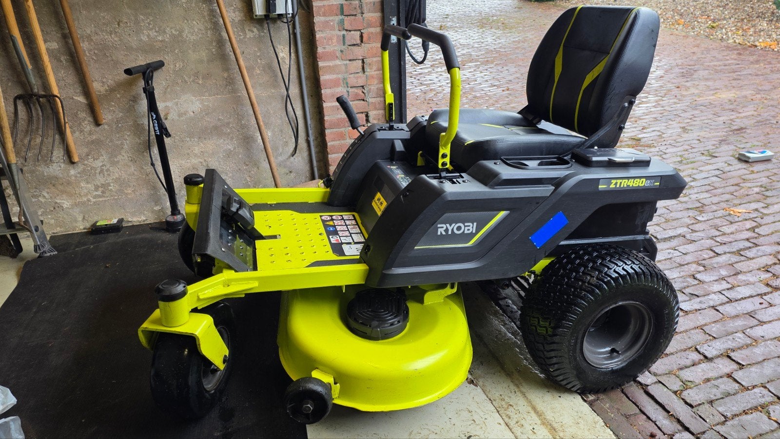 Ryobi Zero Turn ZTR 480 Accu-grasmaaier nieuwe accu's, Tuin en Terras, Grasmaaiers, Ophalen, Cirkelmaaier, Accu-grasmaaier, Mulchfunctie