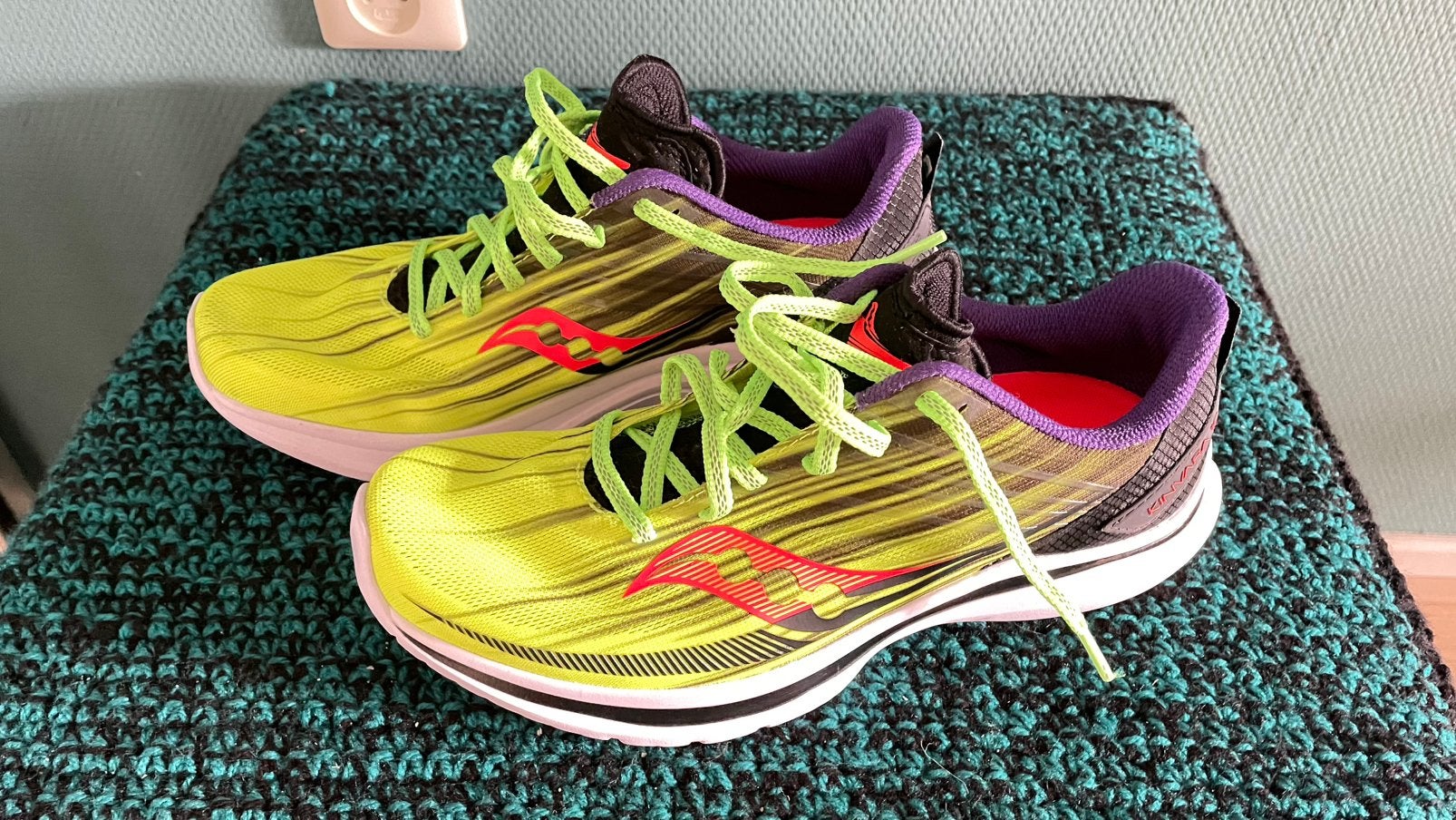 Nieuw maat 41 Saucony heerlijke lichtgewicht hardloopschoen, Hardloopschoenen, Nieuw, Hardlopen, Saucony