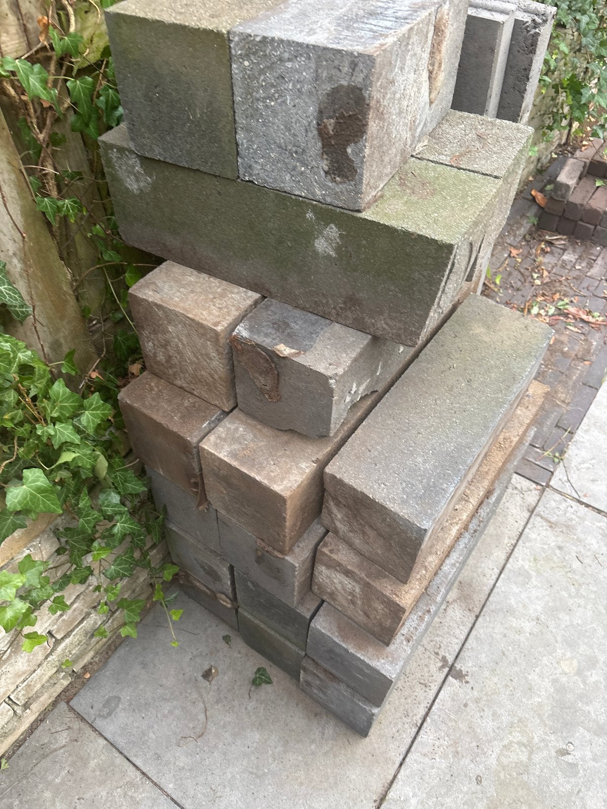 Gebruikte betonnen stenen/blokken voor tuin of bouw, Tuin en Terras, Tegels en Klinkers, Ophalen, Gebruikt, Beton, Overige typen