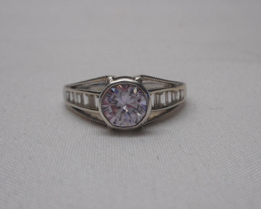 10 karaat Wit gouden ring met stenen maat 17.5 nr.178, Verzenden, Zo goed als nieuw, 17 tot 18, Dame