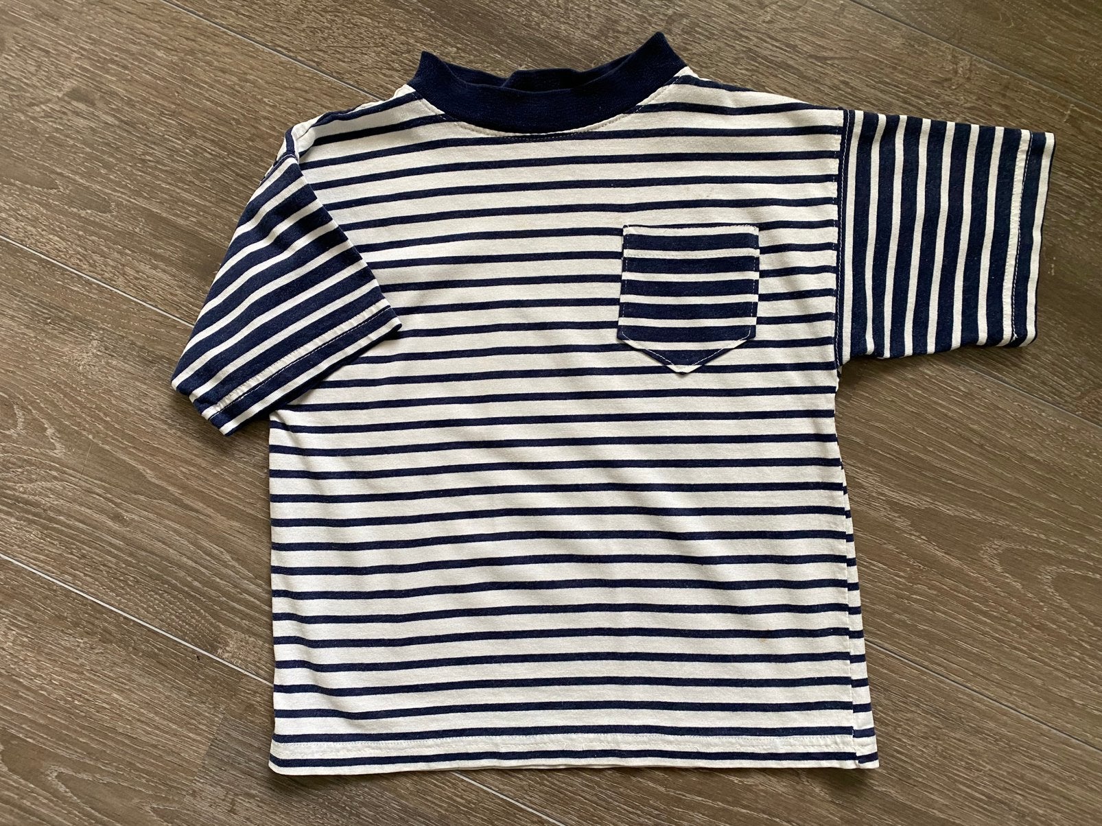 Jongens t-shirt blauw wit maat 128, Ophalen of Verzenden, Gebruikt, Jongen, Shirt of Longsleeve