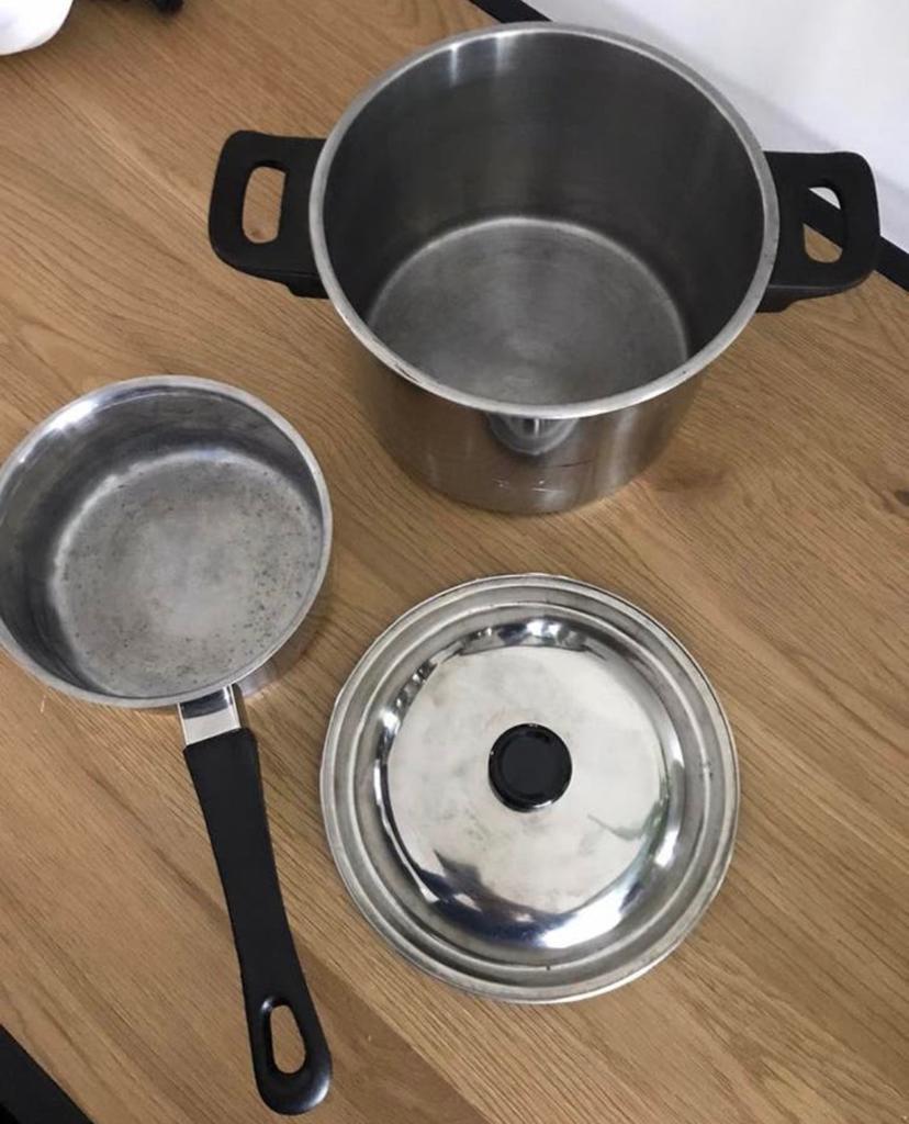 Setje van 2 pannen voor de camping, Ophalen