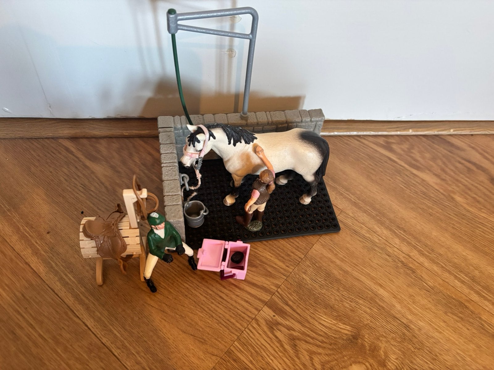 Schleich set 10: Een set met wasbak, paard en ruiter, Ophalen of Verzenden, Gebruikt