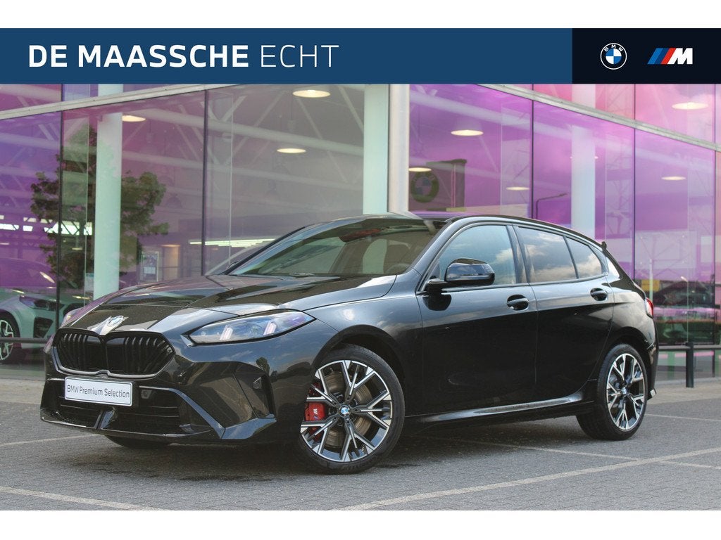 BMW 1 Serie 120 M Sport Automaat / Sportstoelen / Achteruitr, Met garantie (alle), Zwart, Origineel Nederlands, Bedrijf