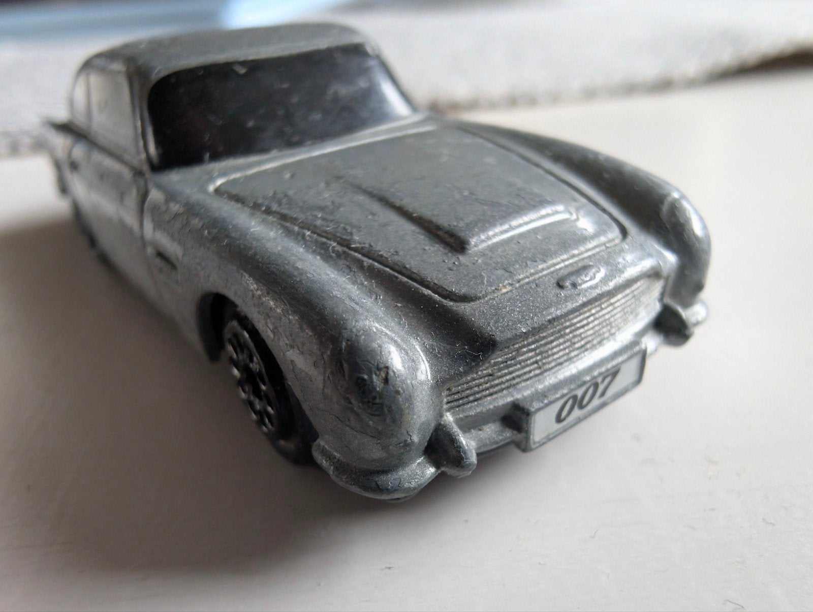 James Bond 007 Aston Martin DB5 Speelgoedauto, Ophalen of Verzenden, Gebruikt