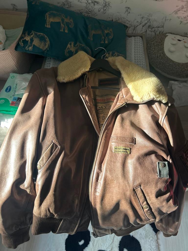 Bruine leren Pilot Jacket met bontkraag merk Maddox, Kleding | Heren, Verzenden, Zo goed als nieuw, Maat 52/54 (L), Bruin
