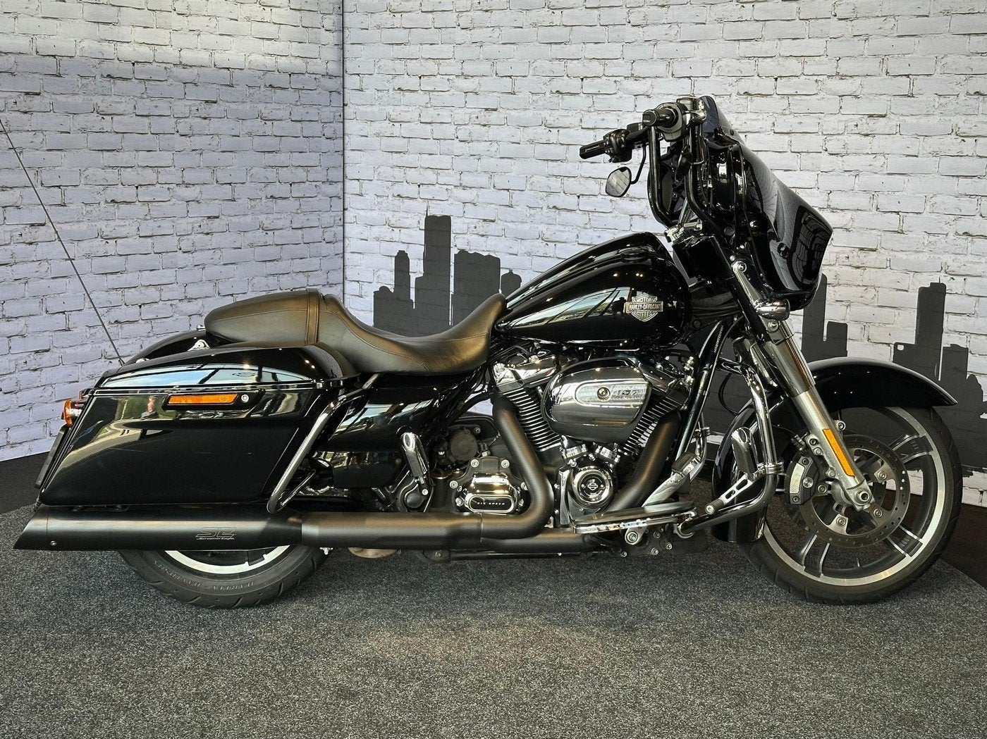 Harley-Davidson FLHX STREET GLIDE (bj 2018), Motoren, Laan van Vredenoord 33
2289 DA  RIJSWIJK, NL, 1745 cc, Meer dan 35 kW, Toermotor