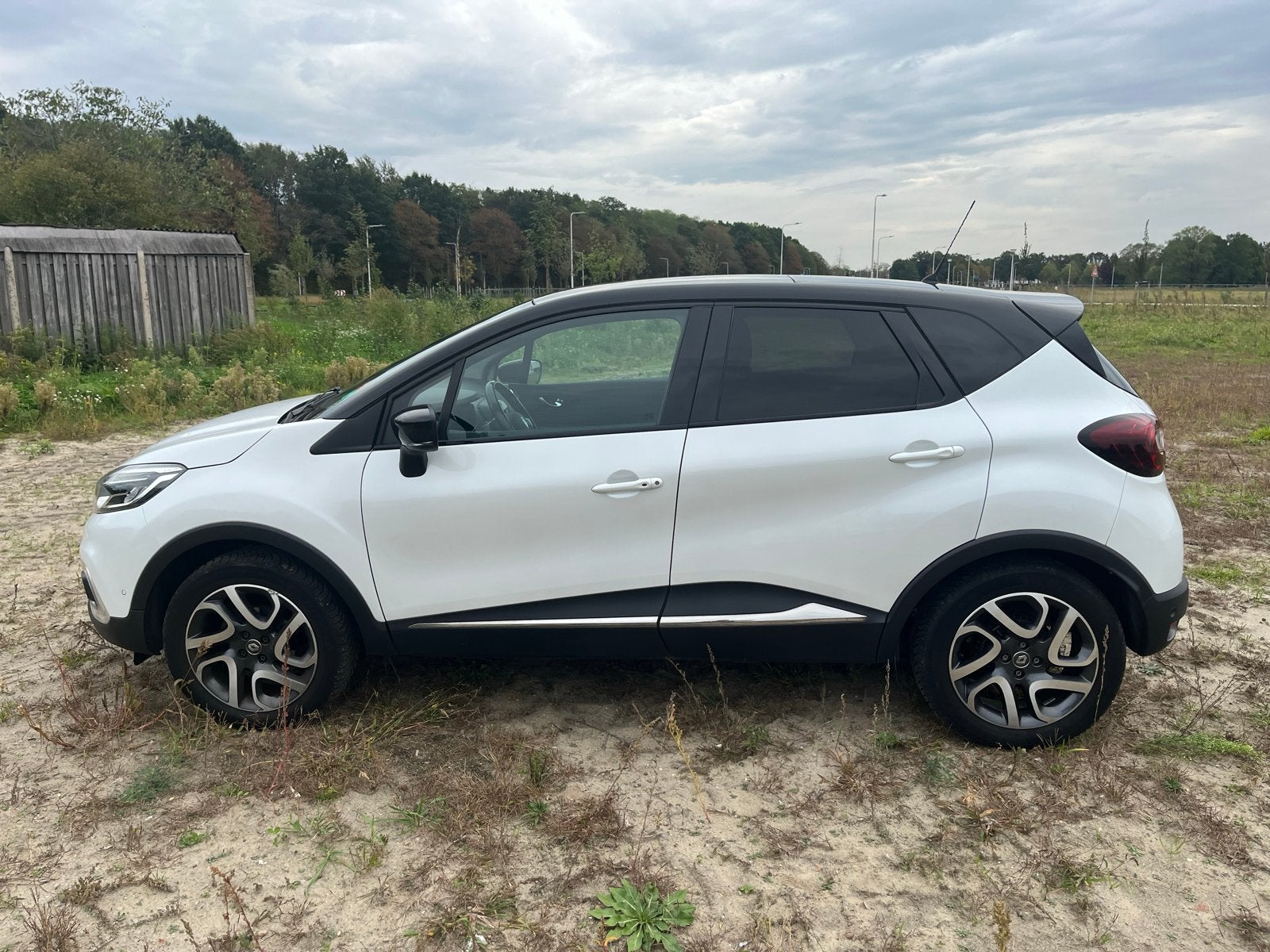 Renault Captur 0.9 TCE 90 2017 Wit, Voorwielaandrijving, Stof, 620 kg, Origineel Nederlands
