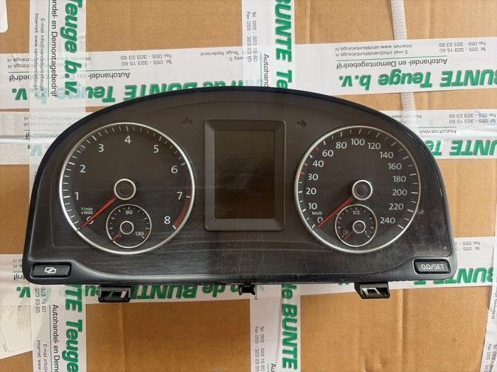 Kilometerteller KM van een Volkswagen Touran, Gebruikt, -, Volkswagen, -