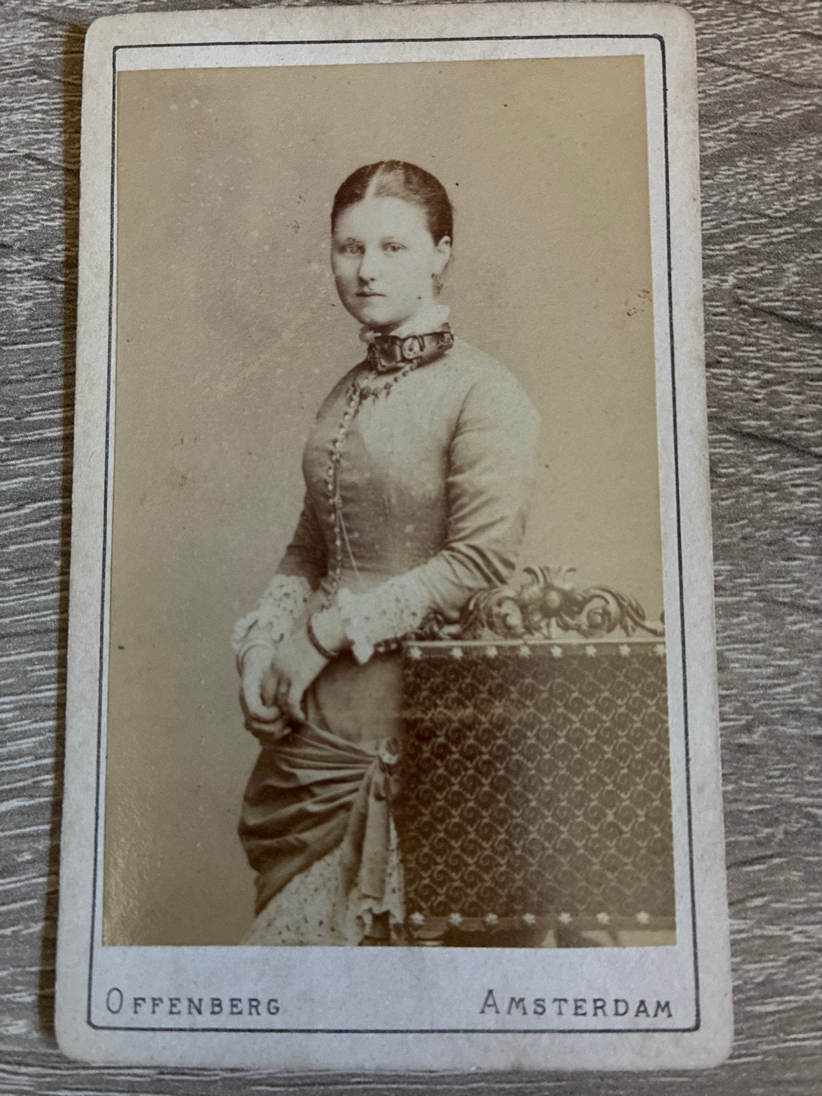 Antieke Carte de Visite: Vrouw, Offenberg Amsterdam, Verzamelen, Gebruikt, Foto, Ophalen of Verzenden, Voor 1940
