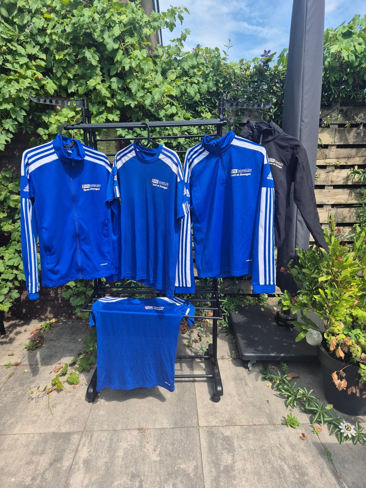 Adidas Sportset ROC Nijmegen Sport en Bewegen Maat S, Kleding | Dames, Sportkleding, Overige typen, Ophalen of Verzenden, Zo goed als nieuw
