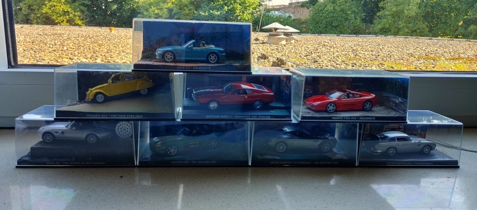 James bond Collection 1:43 serie van 8stuks, Verzenden, Zo goed als nieuw, Auto, Overige merken