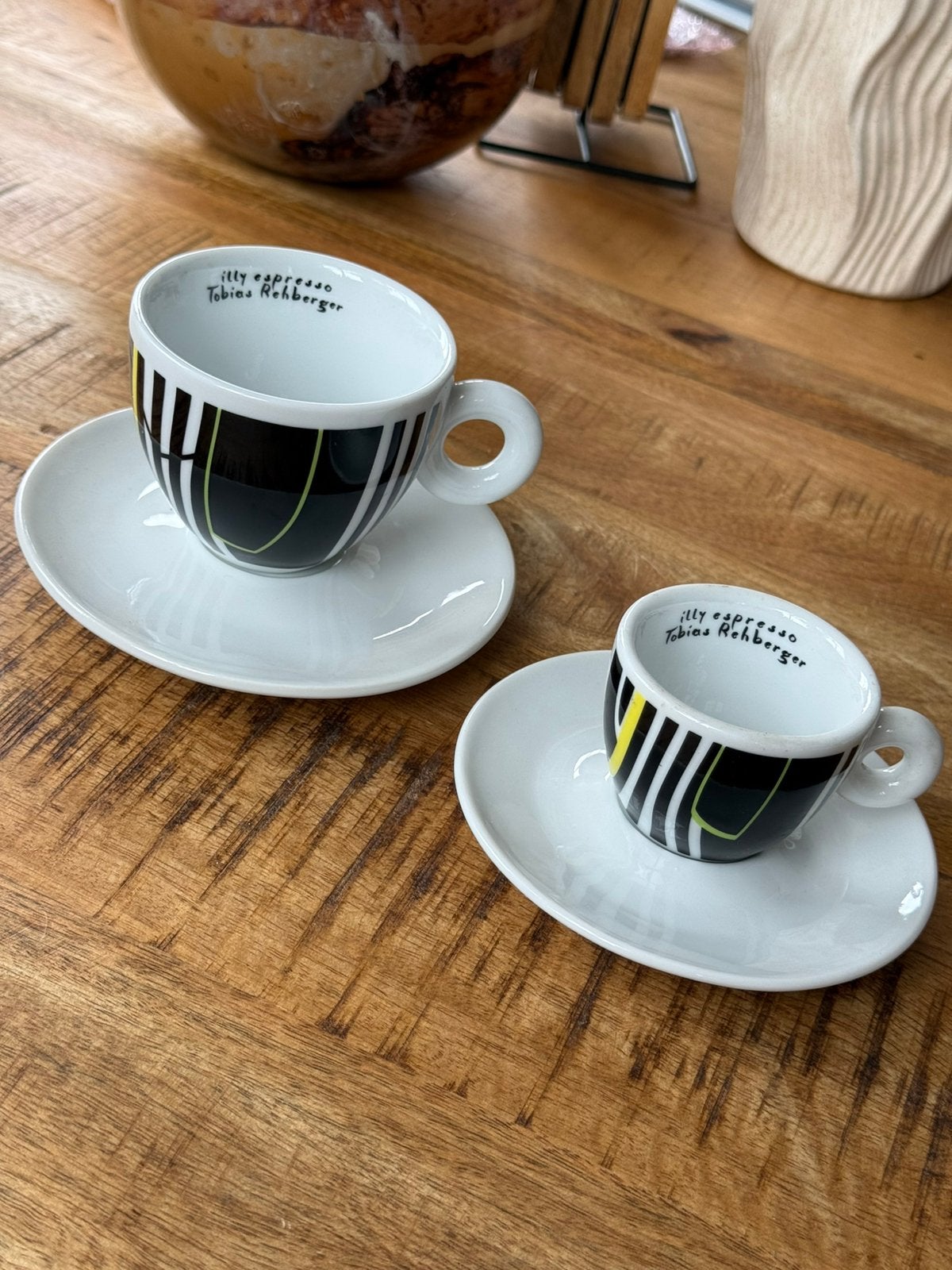 Illy Art Collection: Tobias Rehberger IPA Italy, Ophalen of Verzenden, Zo goed als nieuw, Porselein, Kop en/of schotel