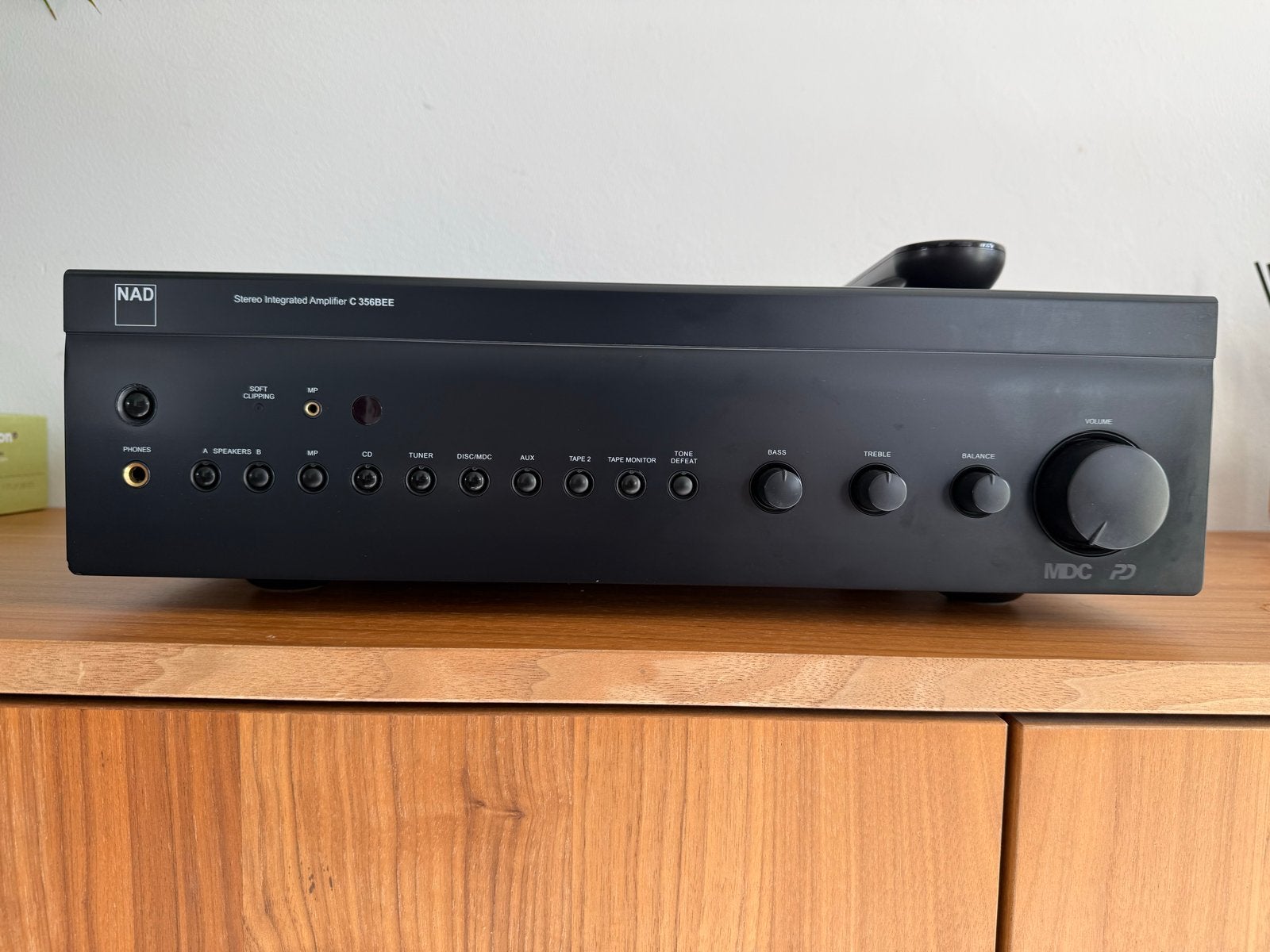 NAD C356BEE versterker met afstandsbediening (defect), Overige merken, Ophalen of Verzenden, 60 tot 120 watt, Niet werkend
