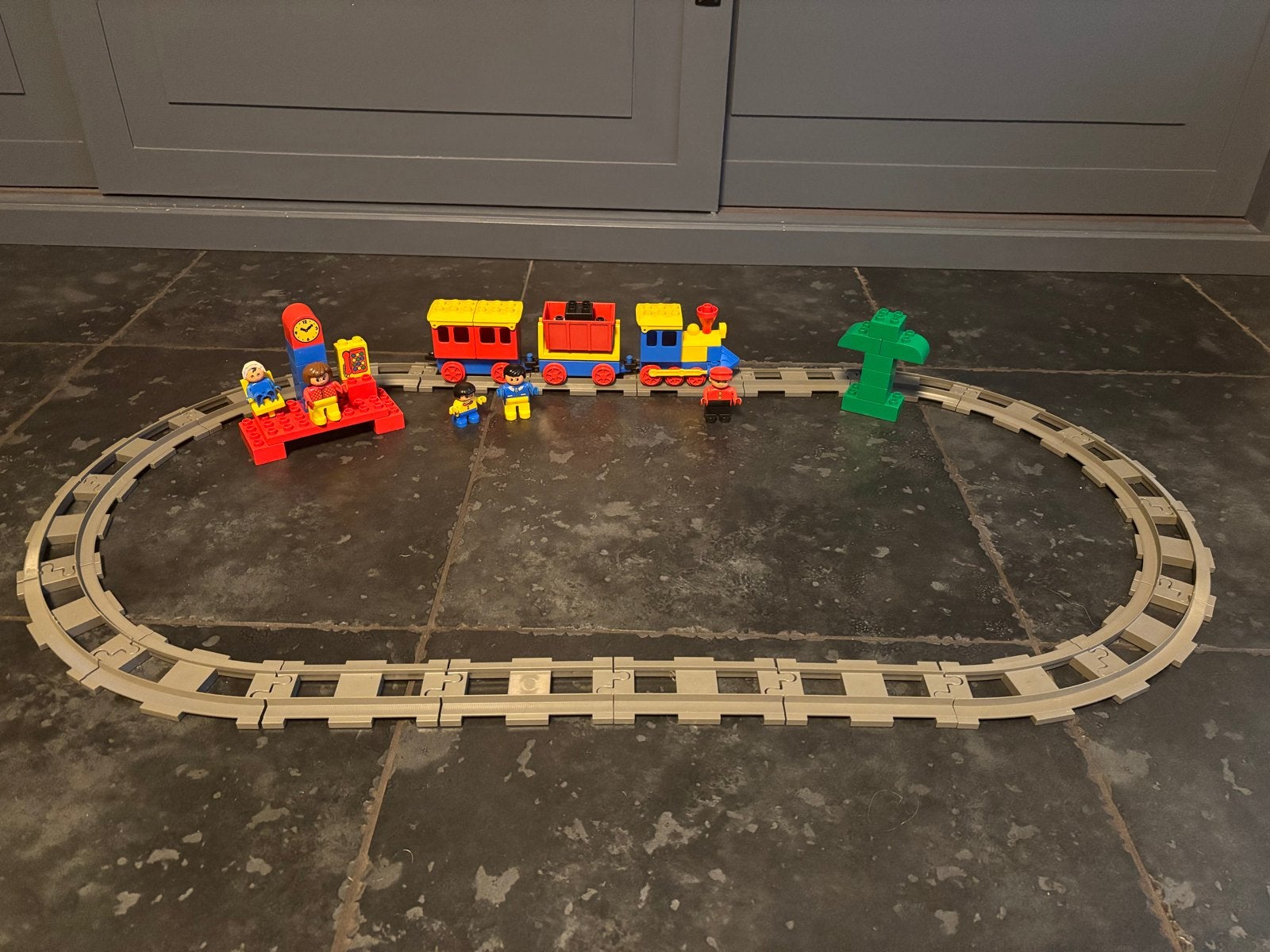 Lego Duplo Trein met spoorbaan, poppetjes en accessoires, Ophalen of Verzenden, Gebruikt, Inclusief accessoires, Complete set