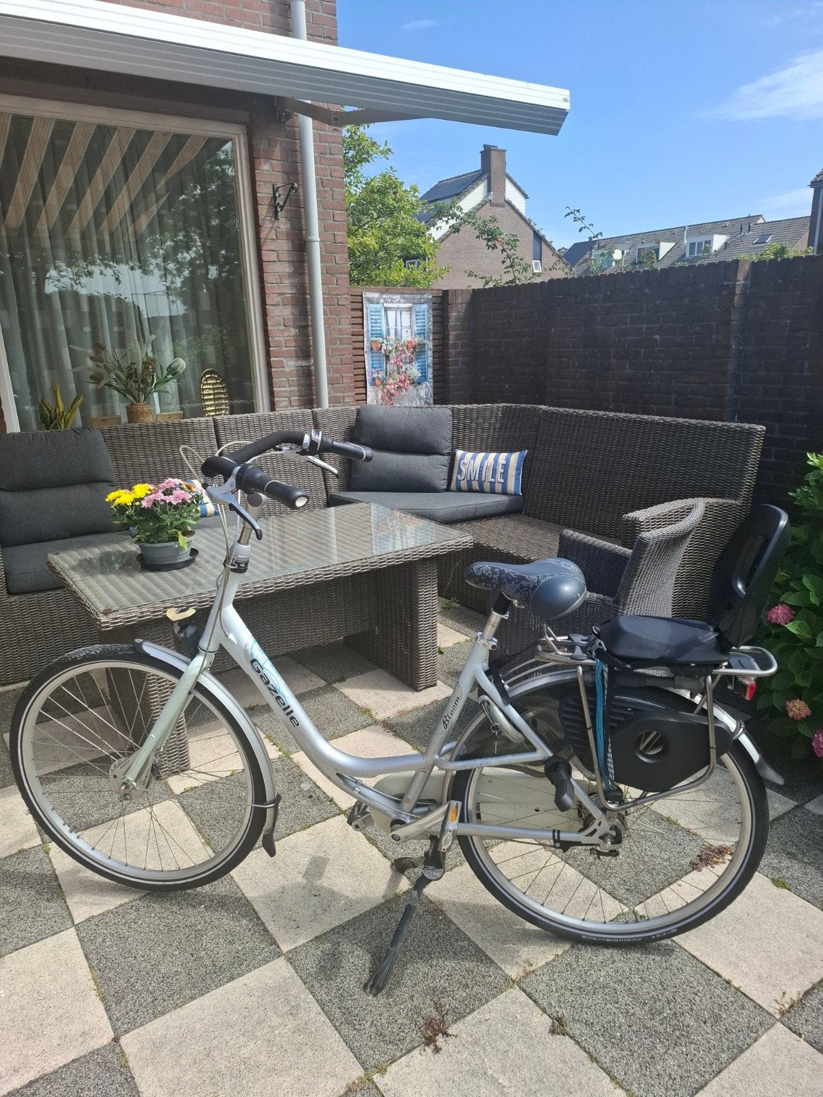 Gazelle Bloom Damesfiets met Bobike kinderzitje, Ophalen, Gebruikt, Velgrem, Versnellingen
