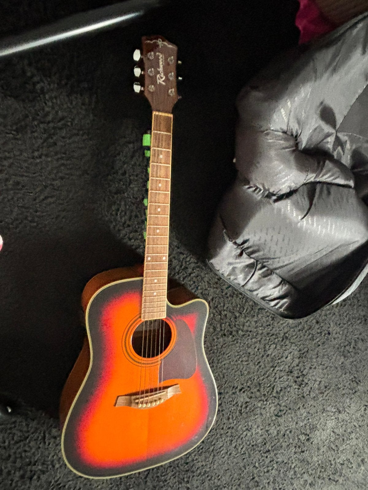 Nieuw gitaar weinig gebruikt, Muziek en Instrumenten, Snaarinstrumenten | Gitaren | Akoestisch, Ophalen of Verzenden, Zo goed als nieuw