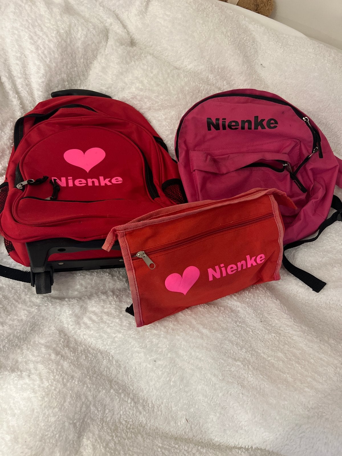 Rugzak, trolley en toilettas met naam 'Nienke', Ophalen, Gebruikt, Rood, Overige typen