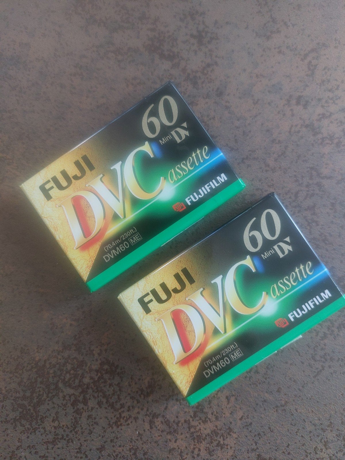 2x Fuji DVC Mini DV Cassette DVM60 ME - Nieuw in verpakking, Ophalen of Verzenden, Nieuw in verpakking, 2 t/m 25 bandjes, Toebehoren