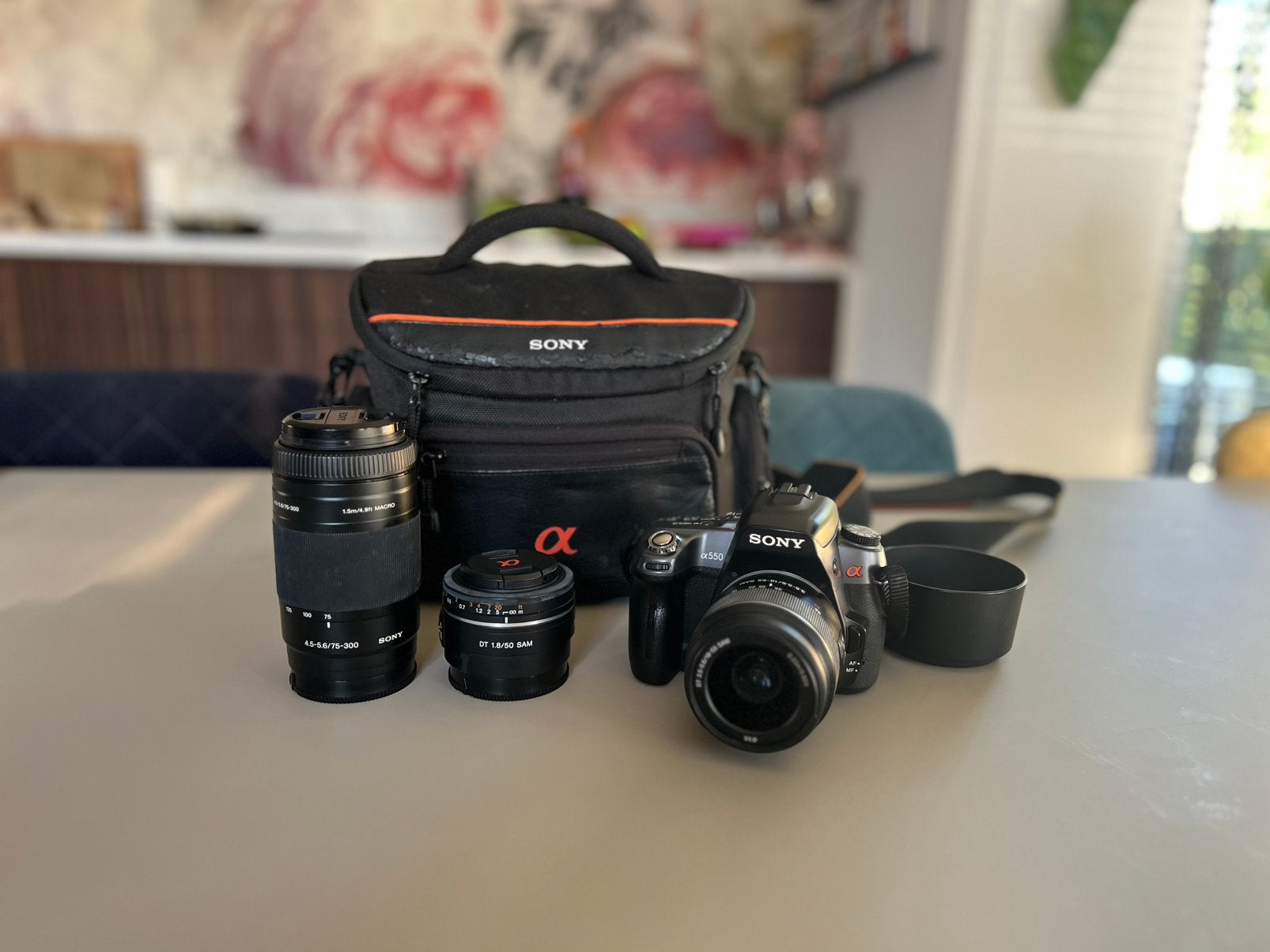 Sony A550 compleet met 3 lenzen en tas, Gebruikt, Spiegelreflex, Sony, 8 keer of meer
