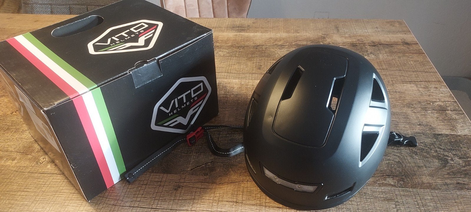 Vito E-City fietshelm met geïntegreerde verlichting, Fietsen en Brommers, Fietsaccessoires | Fietshelmen, Ophalen, Gebruikt, Vito Helmets