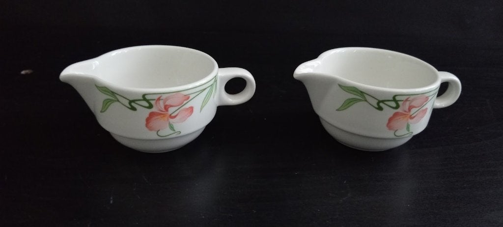 Vintage mini-melkkannetjes van Villeroy & Boch, Nieuw, Ophalen of Verzenden, Overige stijlen, Porselein
