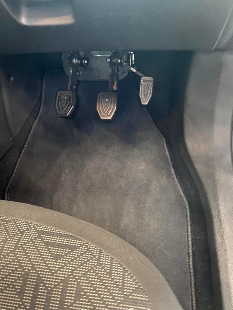 Te koop dubbele bediening lesauto, Ophalen, Gebruikt, Opel
