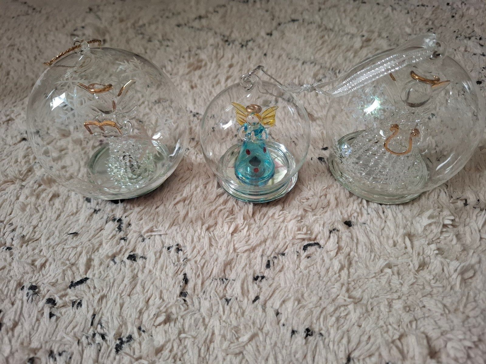 Set van 3 glazen kerstornamenten met engeltjes
€ 10,00
VER, Ophalen of Verzenden, Zo goed als nieuw